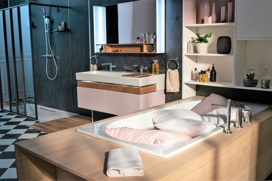 Vous avez envie de relooker votre salle de bains pour qu'elle ressemble à  une véritable salle de bains parisienne, à la fois chic et simple, sobre et  avec ce je-ne-sais-quoi d'unique ?